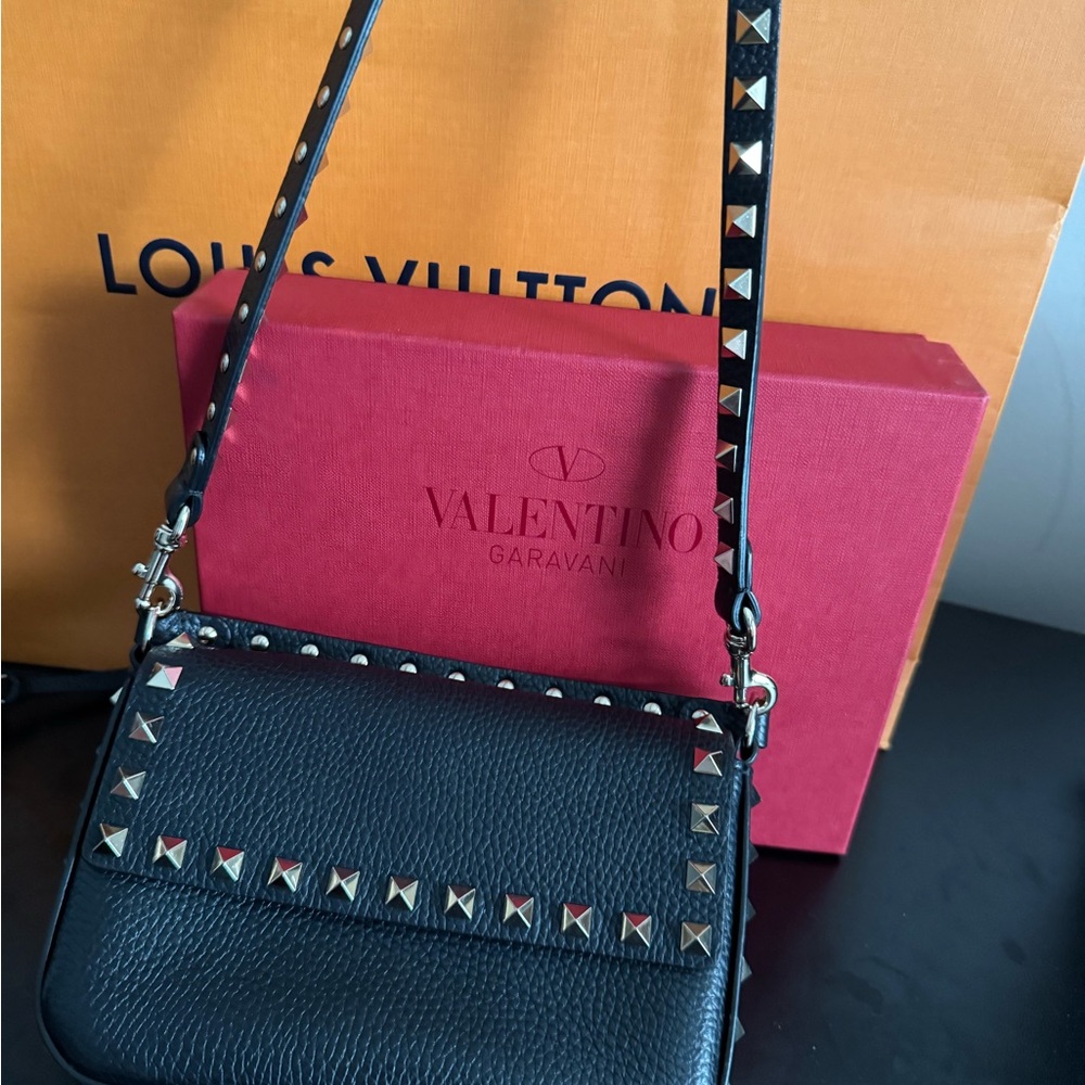 Valentino Garavani Black Rockstud Crossbody Bag - Picture 5 of 5